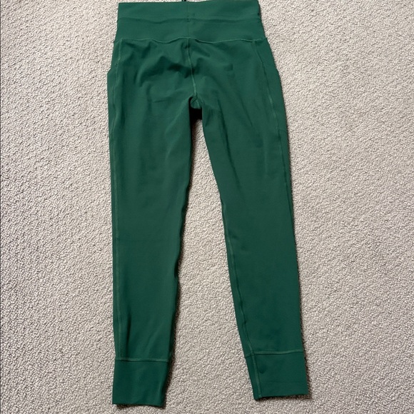 Vuori Women's daily pocket legging and Crop Top Set - Picture 7 of 10